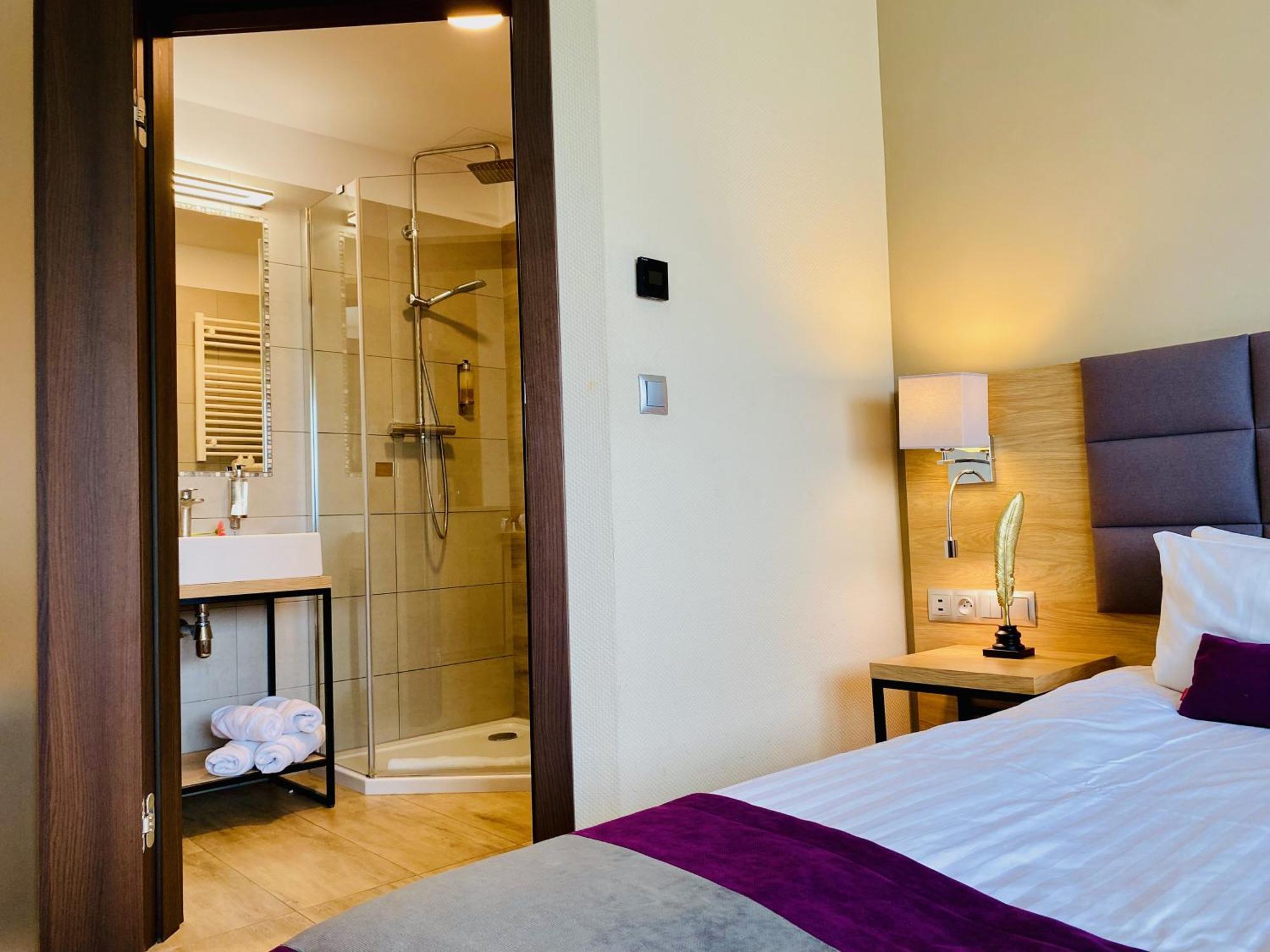 Hotel Conrad Comfort Cracovie Extérieur photo