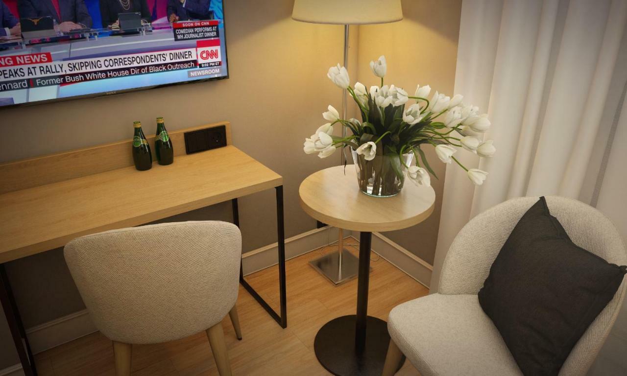 Hotel Conrad Comfort Cracovie Extérieur photo